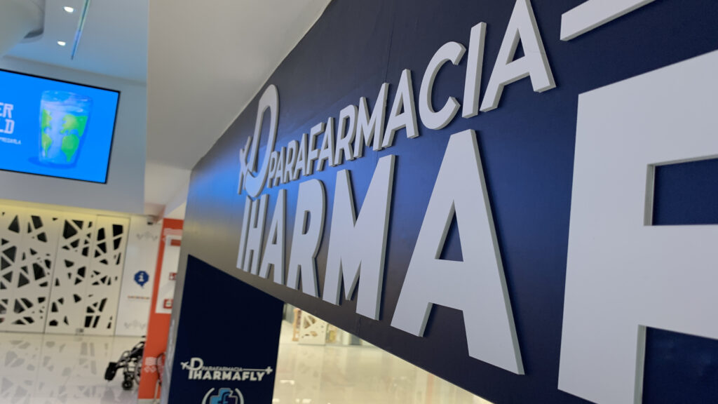 PharmaFly - Quando l’insegna smette di essere solo un’insegna 04