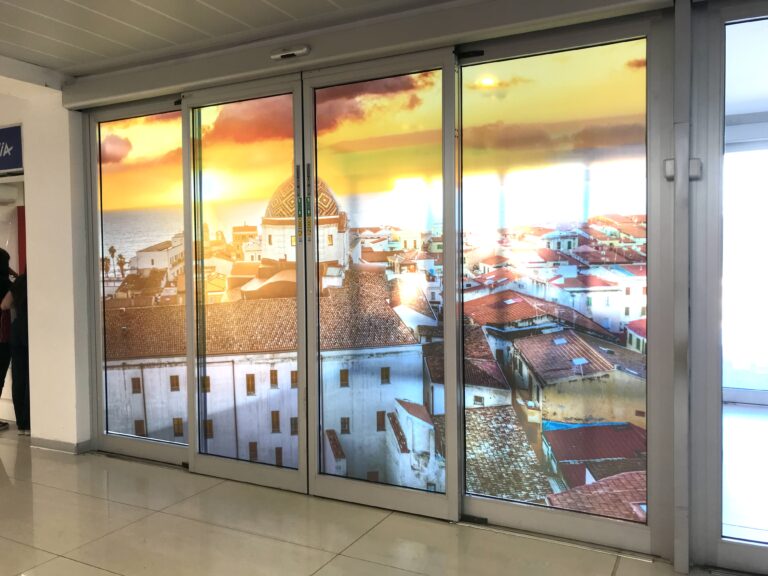 stampa vetrofanie alghero - vetrofania Aeroporto Alghero
