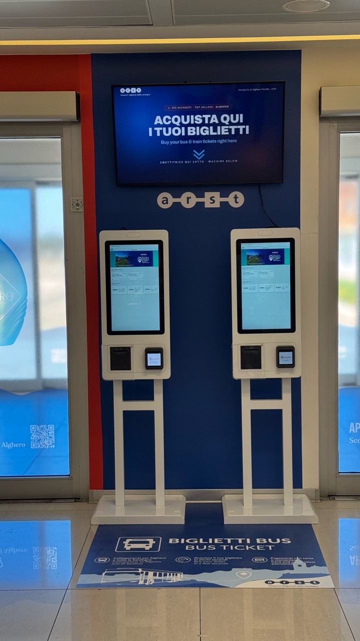 Segnaletica per le biglietterie ARST all’Aeroporto di Alghero – foto 1