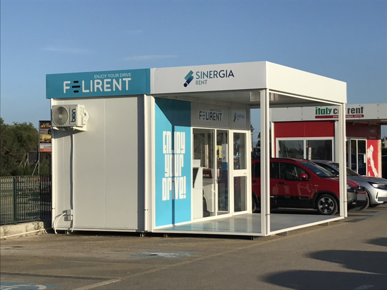 Allestimento esterno Felirent – targhe mascherate