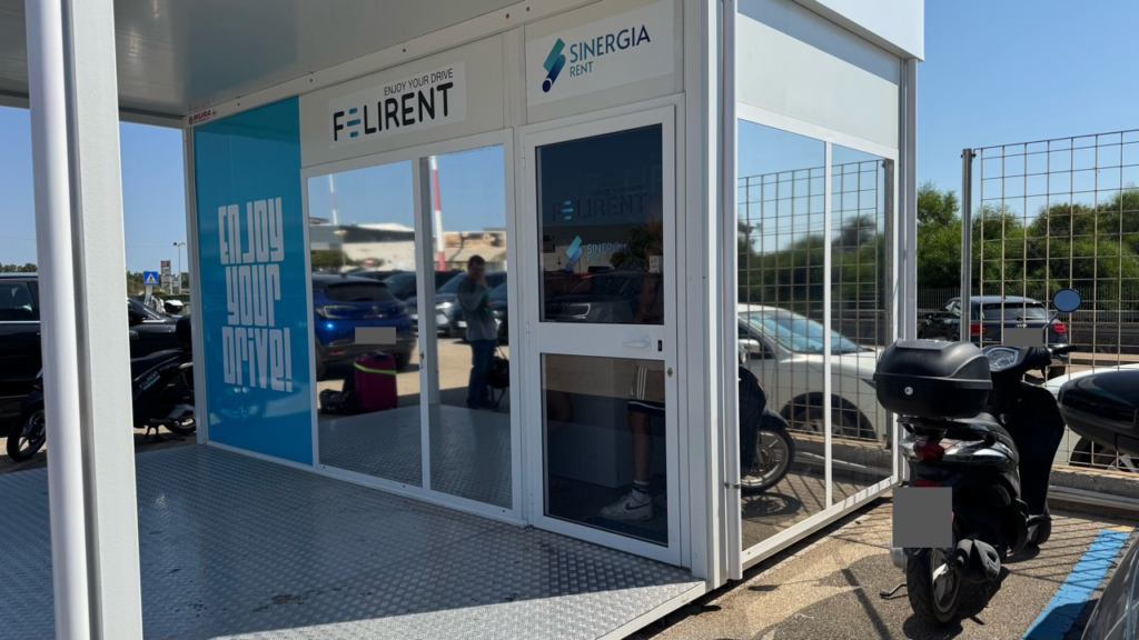 Pellicole specchianti Felirent all’Aeroporto di Alghero – vista 3