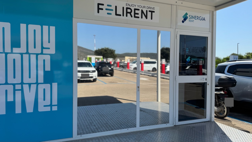 Pellicole specchianti Felirent all’Aeroporto di Alghero – vista 5