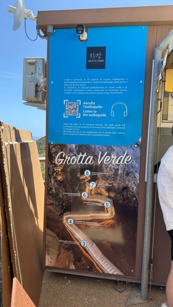 Allestimento della biglietteria Grotta Verde a Capo Caccia – foto 3
