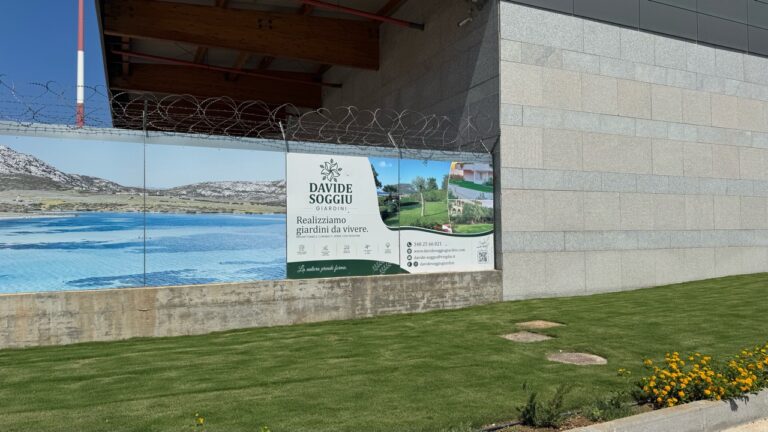 Pannelli per Davide Soggiu Giardini all’Aeroporto di Alghero – foto 1
